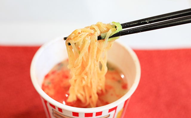 花椒がナイス!!ファミマ限定の坦々麺は買いだめしたいウマさ!