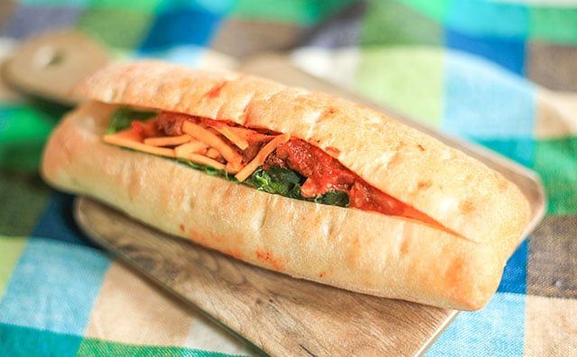 「めっちゃうまい」ファミマの348円サンドが具だくさんで美味!!