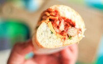 「めっちゃうまい」ファミマの348円サンドが具だくさんで美味！！