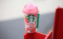 史上最大!? ファミマ限定のスタバはいちご三昧！！