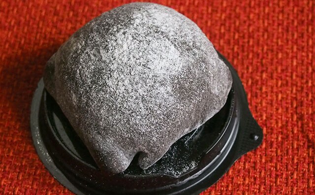 【激熱】ファミマ限定！もちふわが人気の「雪苺娘」のチョコバナナver.がウマすぎ！！