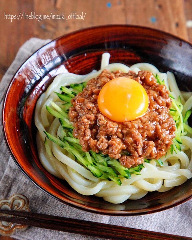 ランチにぴったり！「ひき肉×うどん」の絶品レシピ