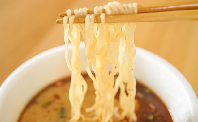 「毎日食べたい」「クオリティ高い」人気店の味を再現したカップ麺がウマッ!