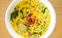 お湯を注ぐだけで高級中華！老舗の味を楽しめるカップ麺がクセになる！