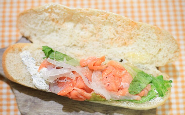 ローソンなら348円でカフェ風サンドを買える！