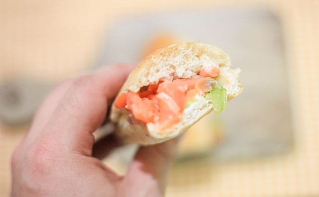 ローソンなら348円でカフェ風サンドを買える！