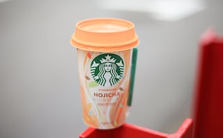 夏限定！スタバチルドカップの新作は香り豊かなほうじ茶！！