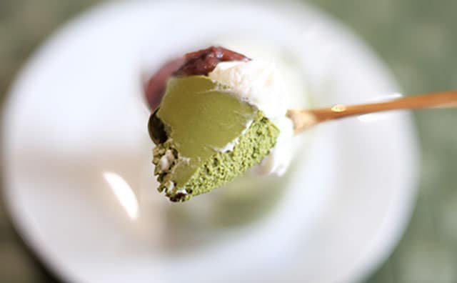 ちゃんと苦い！ローソンの抹茶スイーツにドハマリの予感！