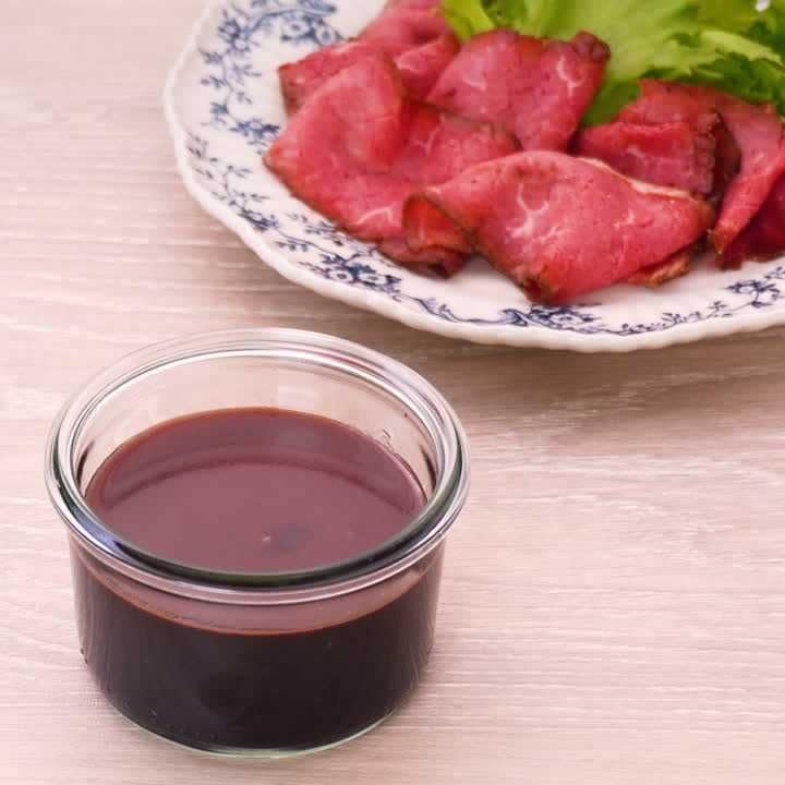 お肉料理にぴったり！赤ワインソース