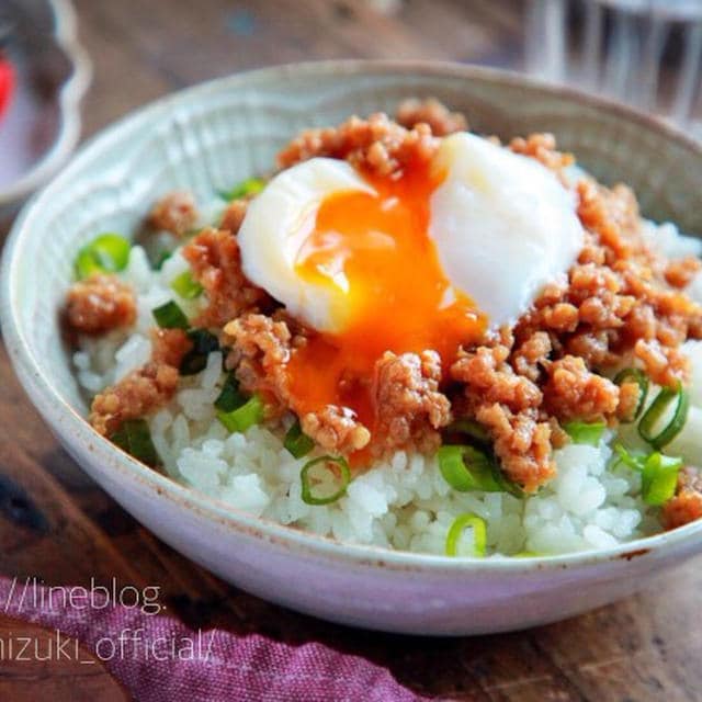 ぱぱっと作れる！「鶏ひき肉」のかんたん丼