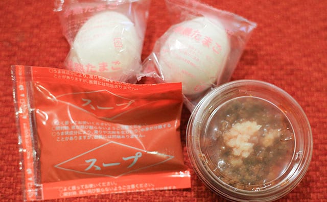 パンチありまくり！ファミマにガッツリ系の新感覚そば登場！！