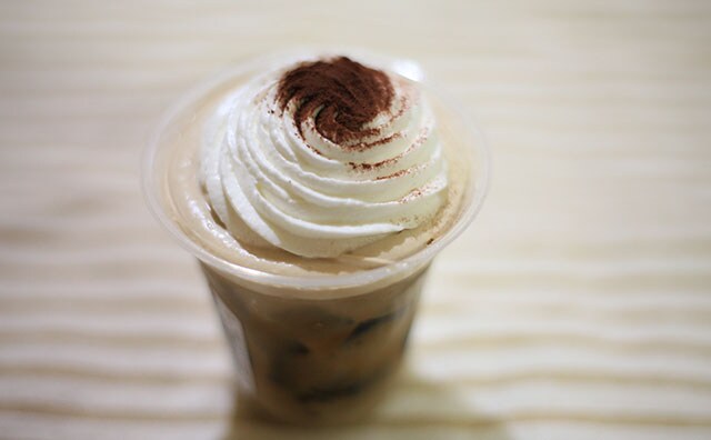 苦みがナイス！コーヒー好きにおすすめのファミマスイーツが復活した！