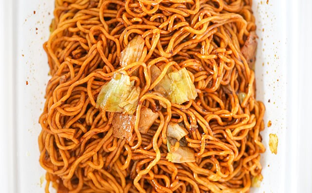 この限定カップ焼そば、商品パッケージに偽りなしすぎる！