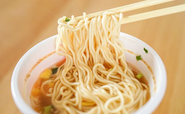 今の時期にぴったり!セブンで買える149円カップ麺がウマイ!