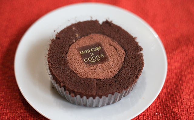 【6/29新商品】ローソン×GODIVAのロールケーキは高いけど食べて!