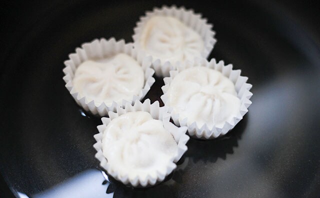 200円で本格小籠包!ファミマのこれ、手間はかかるけど美味です!