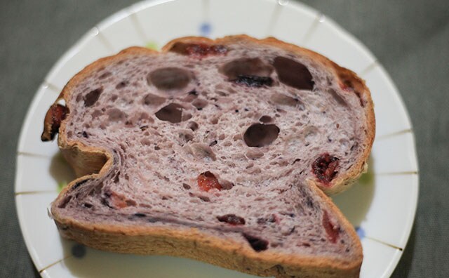ブルーベリーが“ベリー”グッド！ふにゃもち食感のマチノパン