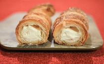 【7/6発売】ローソンの200円スイーツが超サクサク！ ガチでうまい！