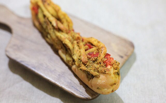 「頭悪くて好き」炭水化物×炭水化物の衝撃的なパンが爆誕【ローソン】