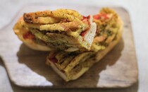 「頭悪くて好き」炭水化物×炭水化物の衝撃的なパンが爆誕【ローソン】