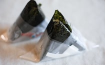 【ファミマ】コンビニおにぎりもwithコロナ！直接触れずに食べられる！！