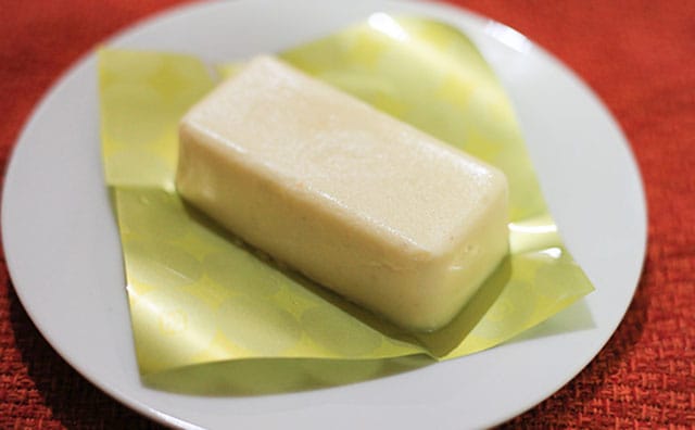 なめらかすぎて秒で消える…ローソンのこれ、小さいけど激ウマです！！