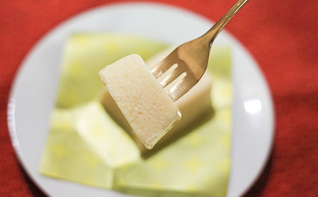 なめらかすぎて秒で消える…ローソンのこれ、小さいけど激ウマです！！