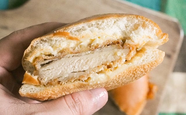 プリップリチキンがナイス!!ローソンのハンバーガーがシンプルにうまい!