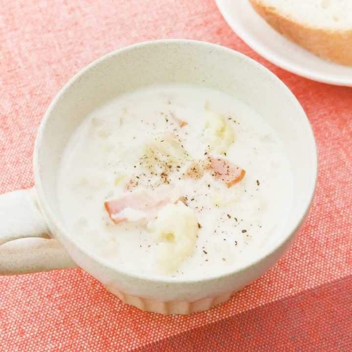 優しい味わい♪カリフラワーと玉ねぎのクリームスープ