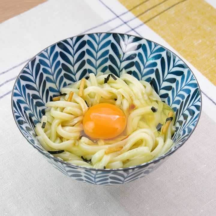 醤油の香り広がる♪お茶漬けの素釜玉うどん