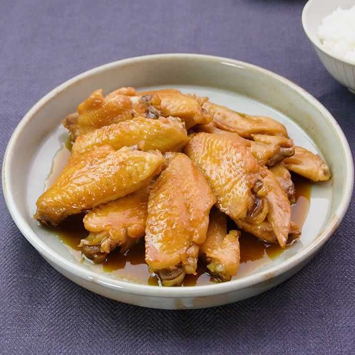 ごはんがすすむ味わい！手羽先の煮物