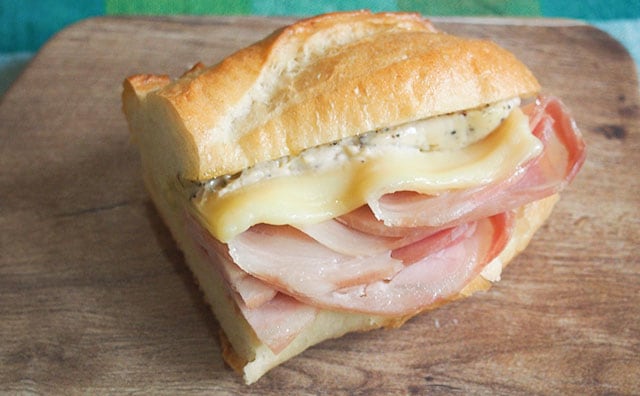 セブンに感謝！お値段そのままハム増量中！期間限定だから急いで