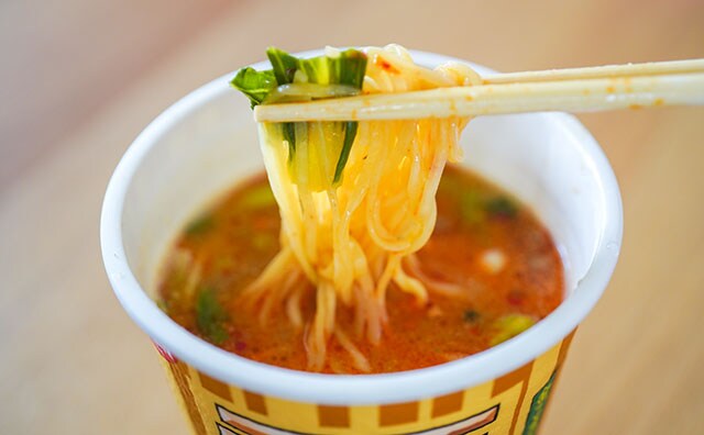 数量限定！このカップ麺、スープをガブ飲みしたくなる！！