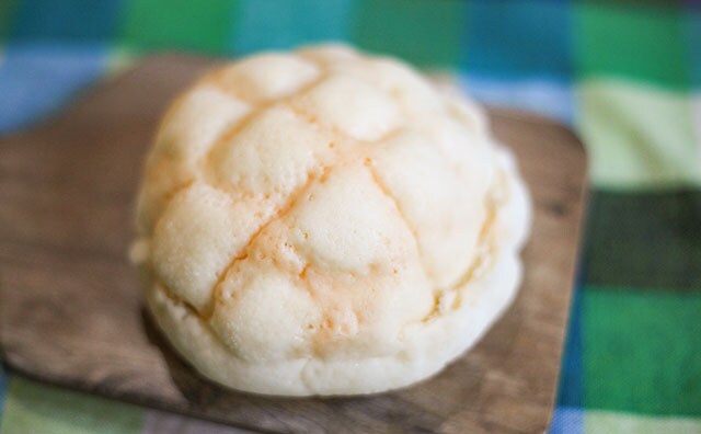 ふわっと香るバニラがうま!ローソンの新作メロンパンを食べてみた
