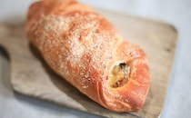 【カレー最強説】100ローの新作パンは食べごたえありです！！