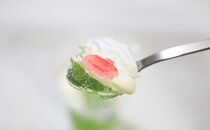 108円で昭和レトロ！ローソンストア100のメロンソーダ風スイーツを実食！