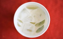 「めっちゃおいしい」と話題！ローソンの「アイスピスタチオラテ」もう飲んだ？