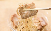 【ローソン】チャーシュー8枚!? 坂内食堂監修のラーメンが“肉盛”でうま！