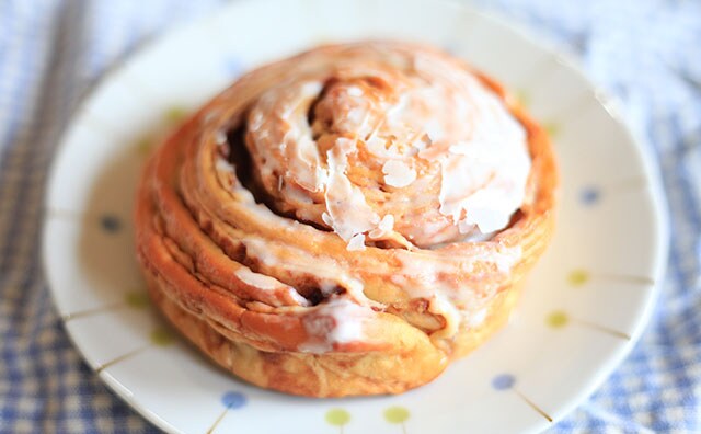 149円でボリューミー！「シナモロールのシナモンロール」を食べてみた