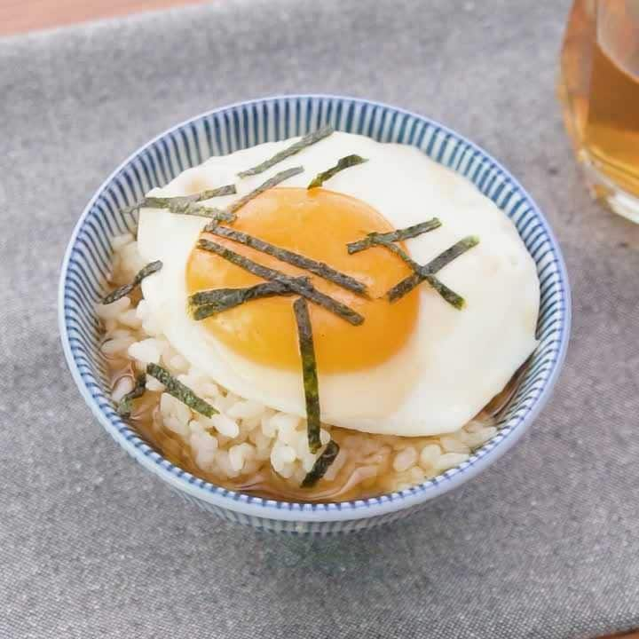 意外な組み合わせ！目玉焼きのっけお茶漬け