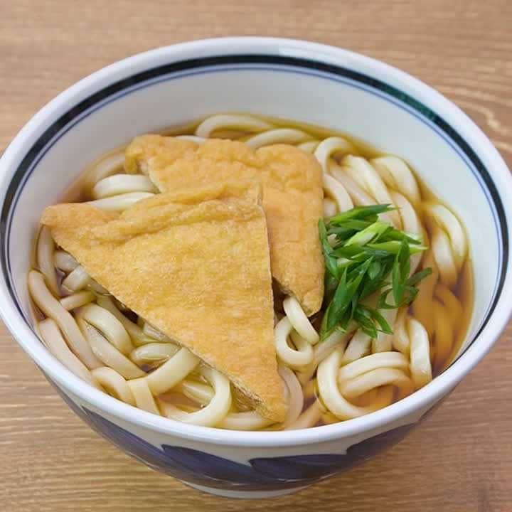 お揚げがおいしい！基本のきつねうどん