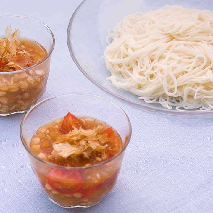 喉越しさっぱり！トマトと納豆のおろしだれ素麺