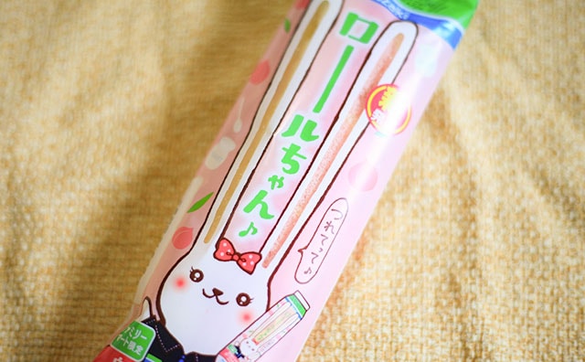 超長～いスイーツ「ロールちゃん」に新味！桃の果肉がナイスです！