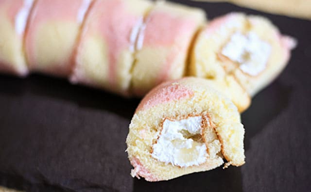 超長～いスイーツ「ロールちゃん」に新味！桃の果肉がナイスです！