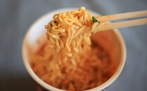 まさに“カラシビ”　このファミマ限定カップ麺、中毒性ありすぎ！！