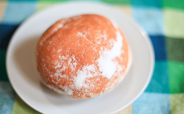 やっと買えた！「もちもち」「おいしすぎる」と話題のファミマパンって？