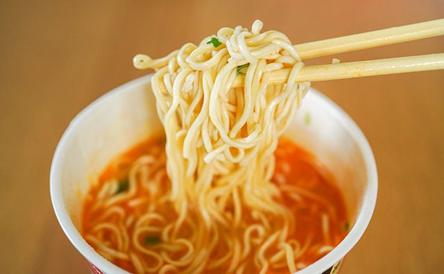 全国新発売！常連から人気の味を再現したカップ麺
