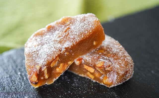 「めちゃおいしい」「何個でも食べられる」セブンの127円菓子にハマりそう!