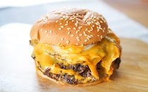 1176kcal！バーガーキングの新商品が極悪すぎる！