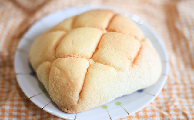 レギュラー商品化を熱望！2002年発売のファミマメロンパンがうますぎる！！